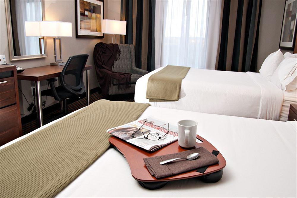 Holiday Inn Express Pembroke By Ihg Dış mekan fotoğraf