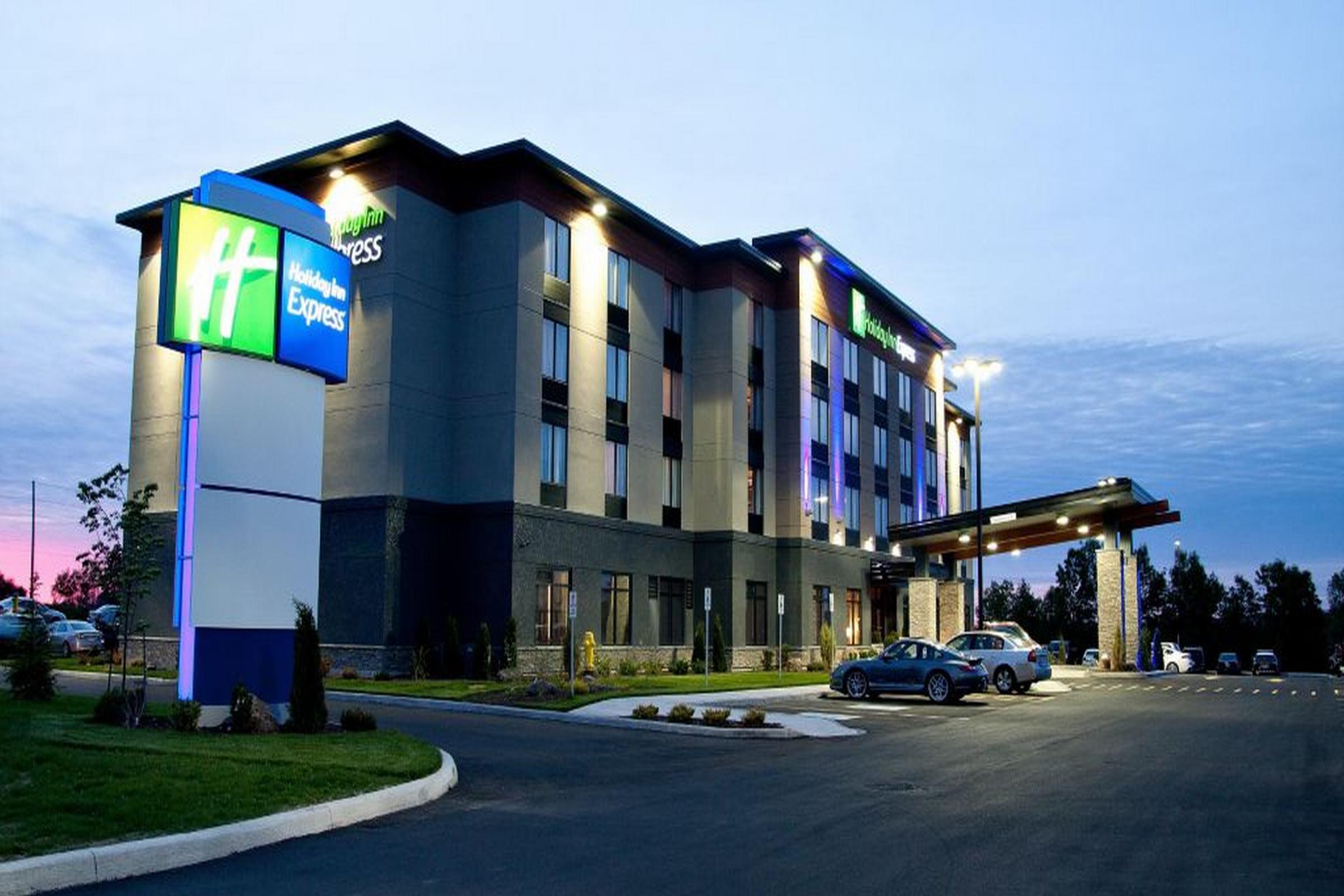 Holiday Inn Express Pembroke By Ihg Dış mekan fotoğraf