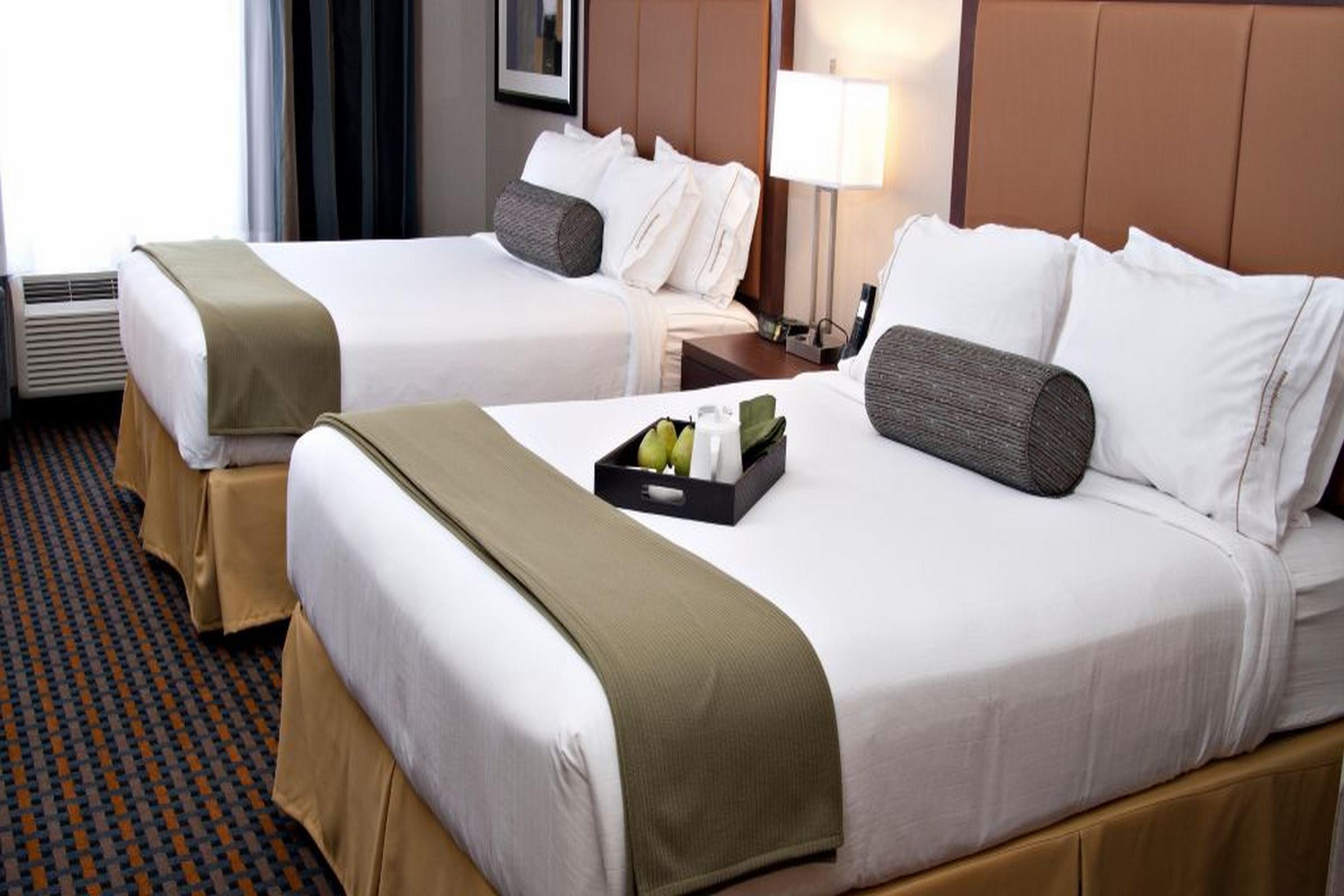 Holiday Inn Express Pembroke By Ihg Dış mekan fotoğraf