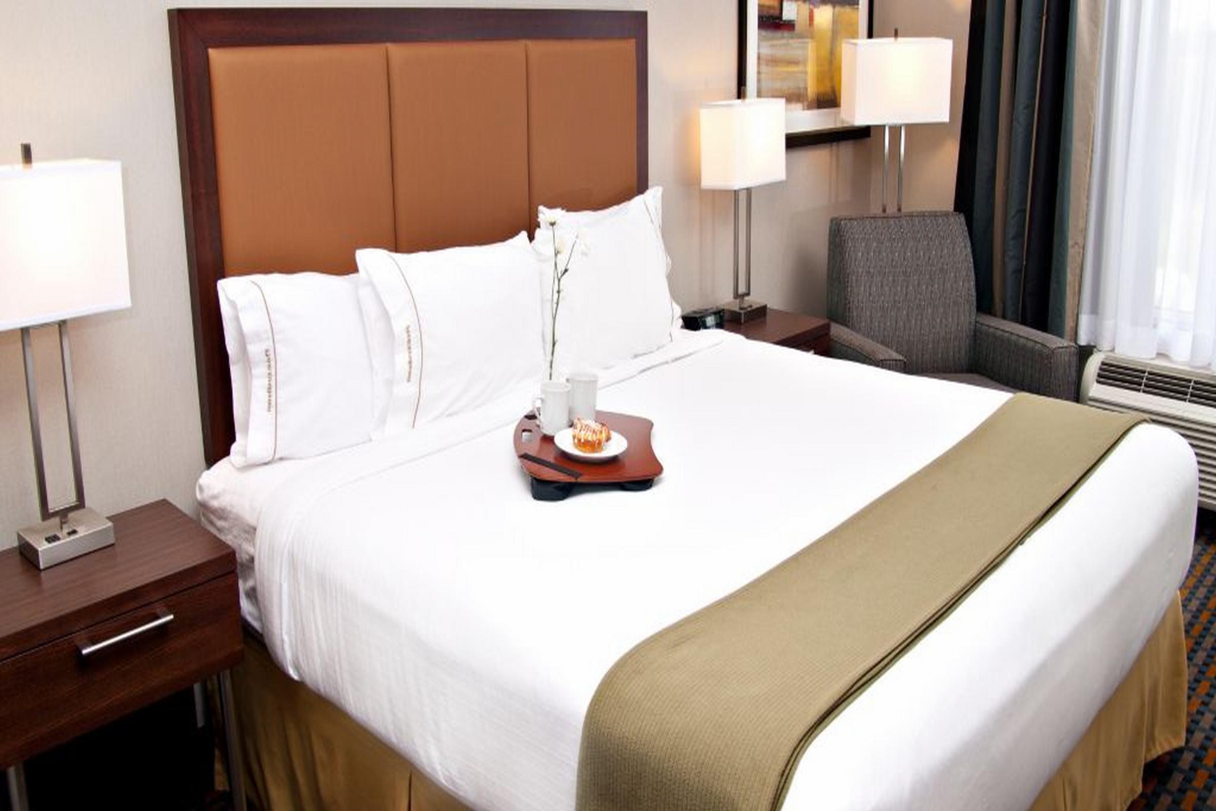 Holiday Inn Express Pembroke By Ihg Dış mekan fotoğraf