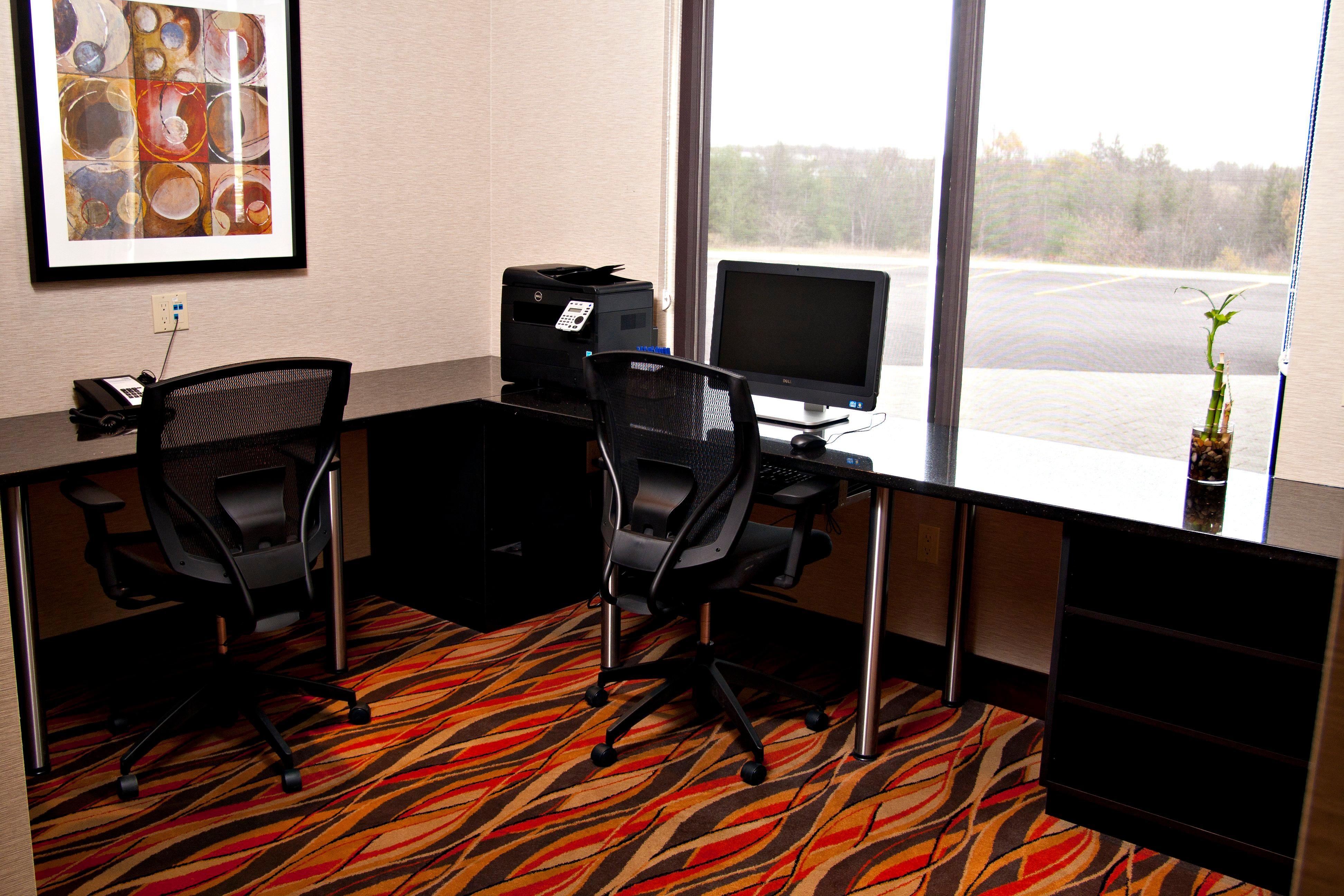 Holiday Inn Express Pembroke By Ihg Dış mekan fotoğraf